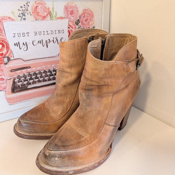 🥰GUC Bed Stu Isla Distressed Leather Zip Side Ankle Booties, Honey Tan, 6 - Picture 4 of 16